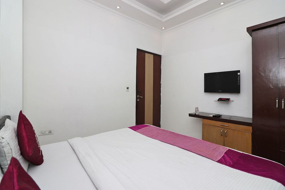 Газиабад: Hotel Crown Palace By OYO Rooms