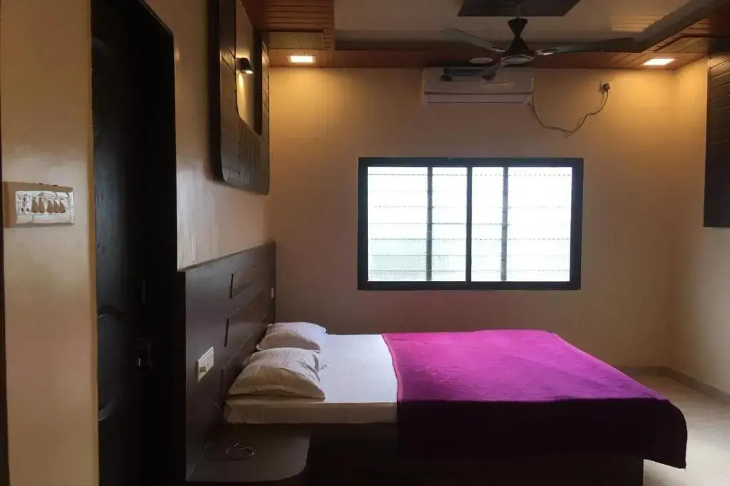 Куркумб: OYO 82156 Shivanand Executive