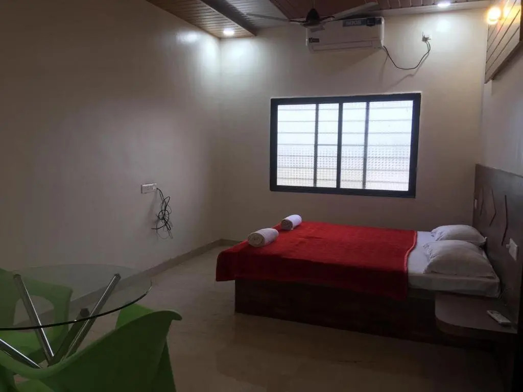 Куркумб: OYO 82156 Shivanand Executive