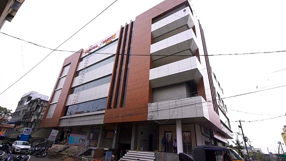 Адилабад: Mangalamurthy Hotels