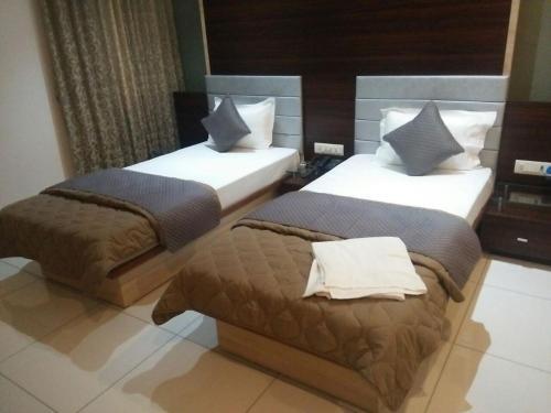 Ананд: Hotel Darshan Inn