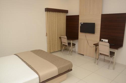 Ананд: Hotel Darshan Inn