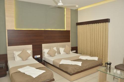 Ананд: Hotel Darshan Inn