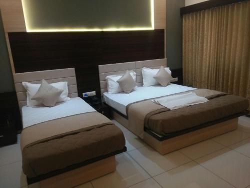 Ананд: Hotel Darshan Inn