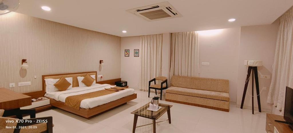 Ананд: Hotel Darshan Inn