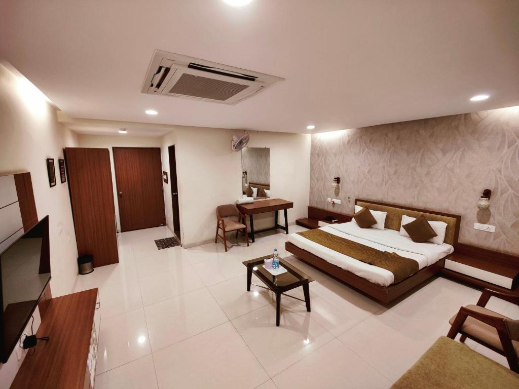Ананд: Hotel Darshan Inn