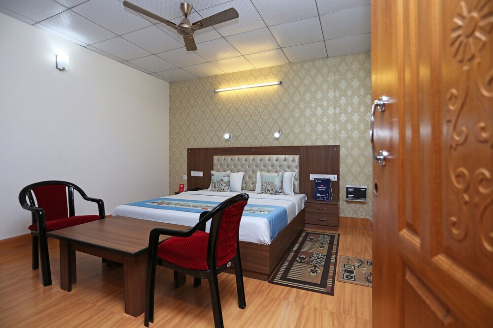 Дехрадун: Shobha Palace Guest House By OYO Rooms