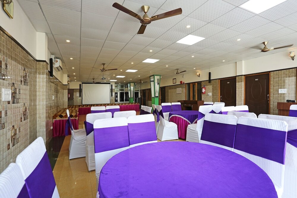 Дехрадун: Shobha Palace Guest House By OYO Rooms