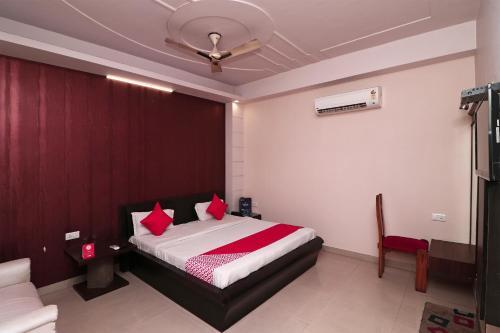 Мератх: Hotel Days Inn