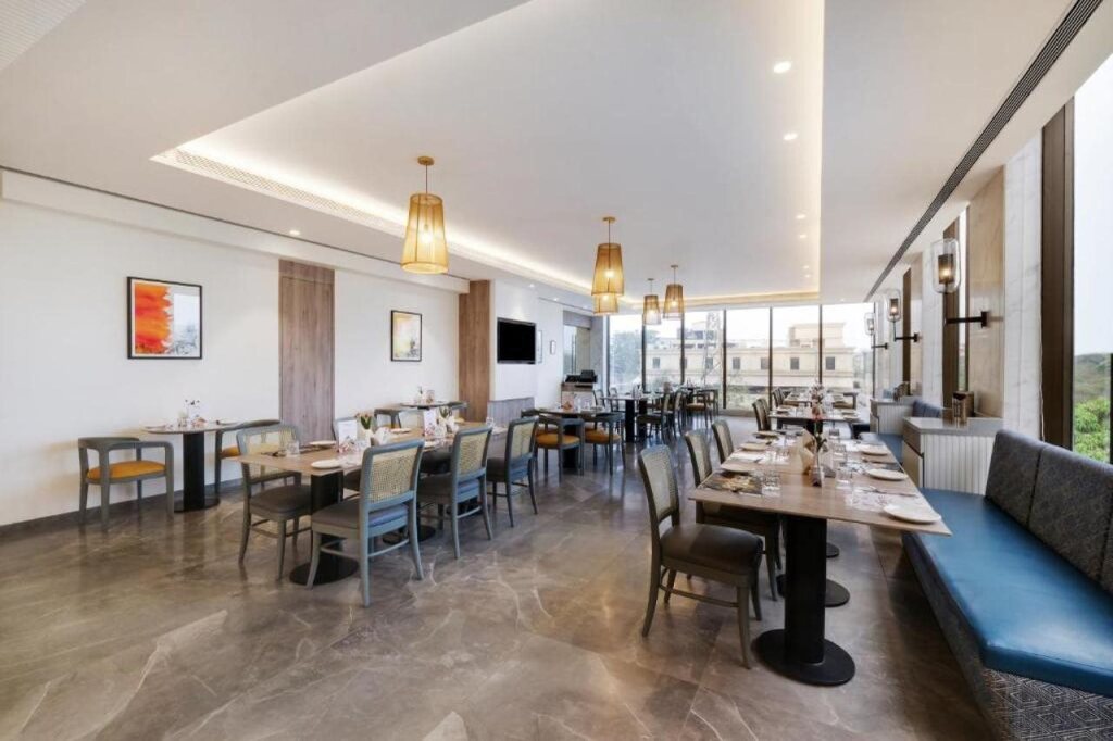 Нави-Мумбай: 7 Apple Hotel Mahape