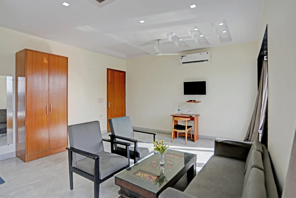 Нойда: OYO Townhouse 79643 Oyo Townhouse Hotel Merriment Near ISKCON Temple Noida