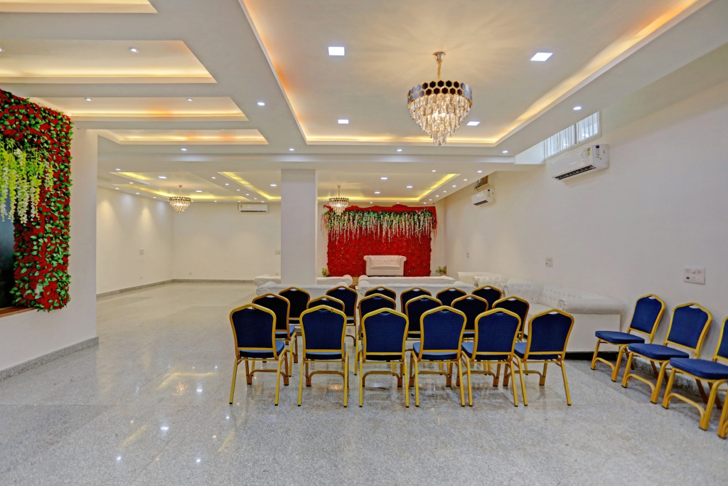 Нойда: OYO Townhouse 79643 Oyo Townhouse Hotel Merriment Near ISKCON Temple Noida