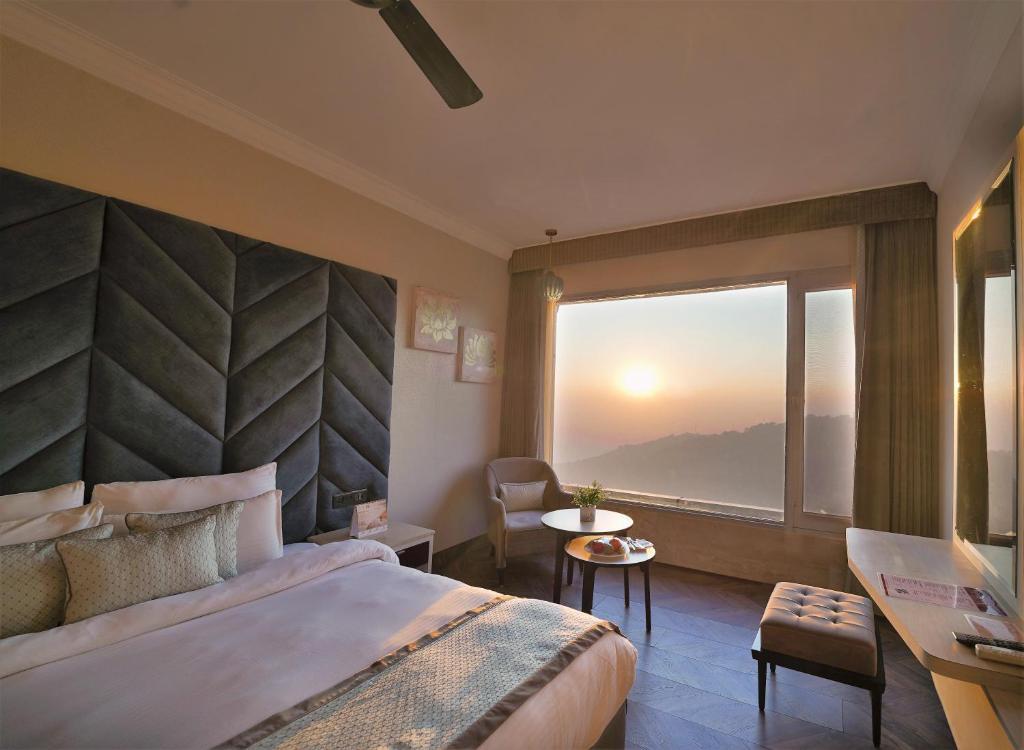 Дармсала: Amritara Surya, Mcleodganj, Dharamshala