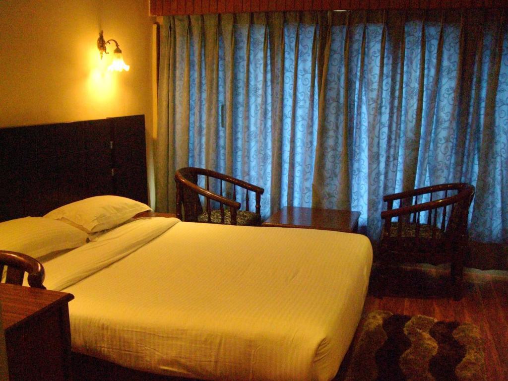 Дармсала: Amritara Surya, Mcleodganj, Dharamshala