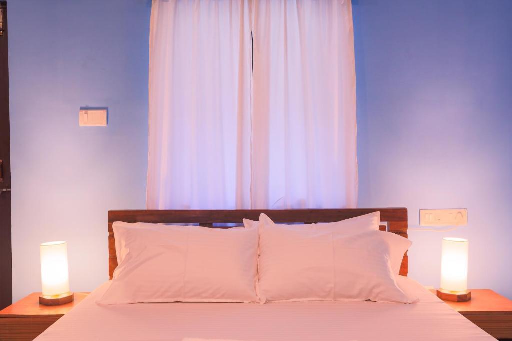 Калангут: Pinnacle Mist , Calangute Beach Road