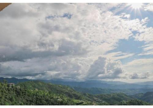 Куфри: Breath-taking valley view rooms in shimla
