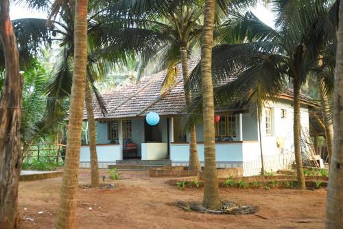 Гокарна: Hotel Om Star Beach Cottage