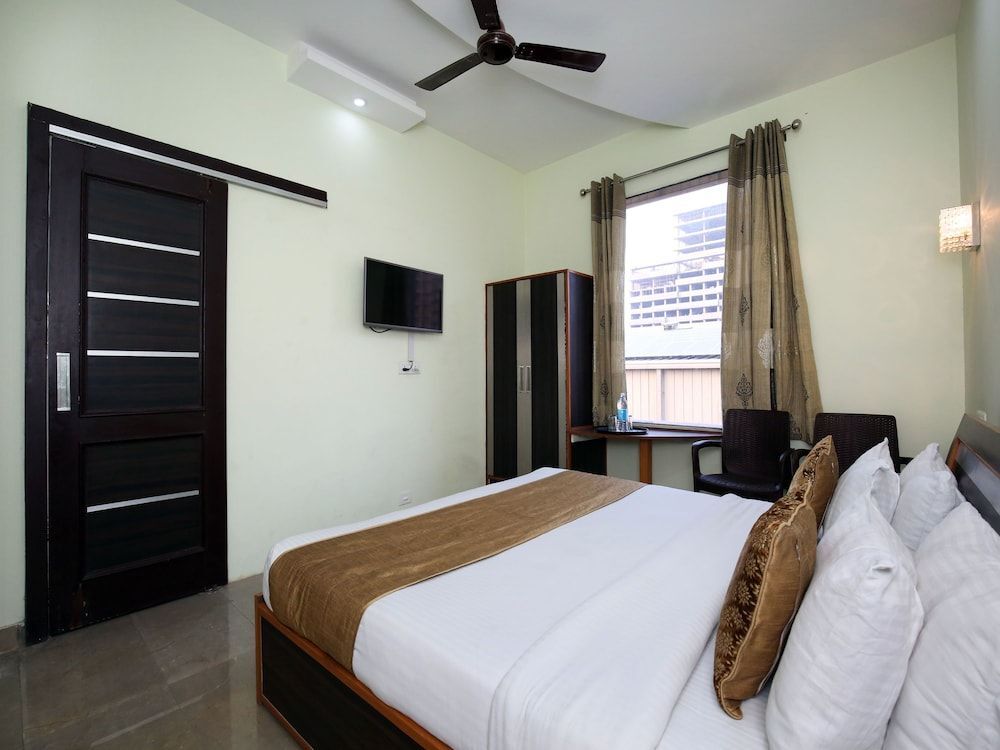 Зиракпур: OYO 9956 Hotel Pelican Inn