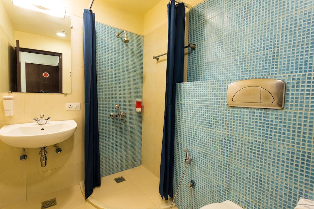 Нойда: GINGER Noida City Center