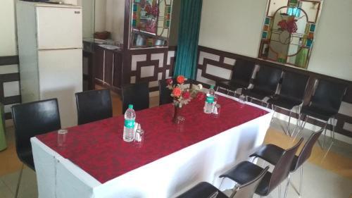 Ути: Krish Residency