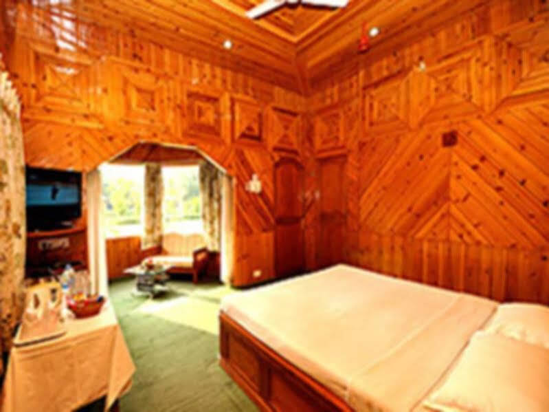 Уттар Митиали: Resort Suncity Lataguri