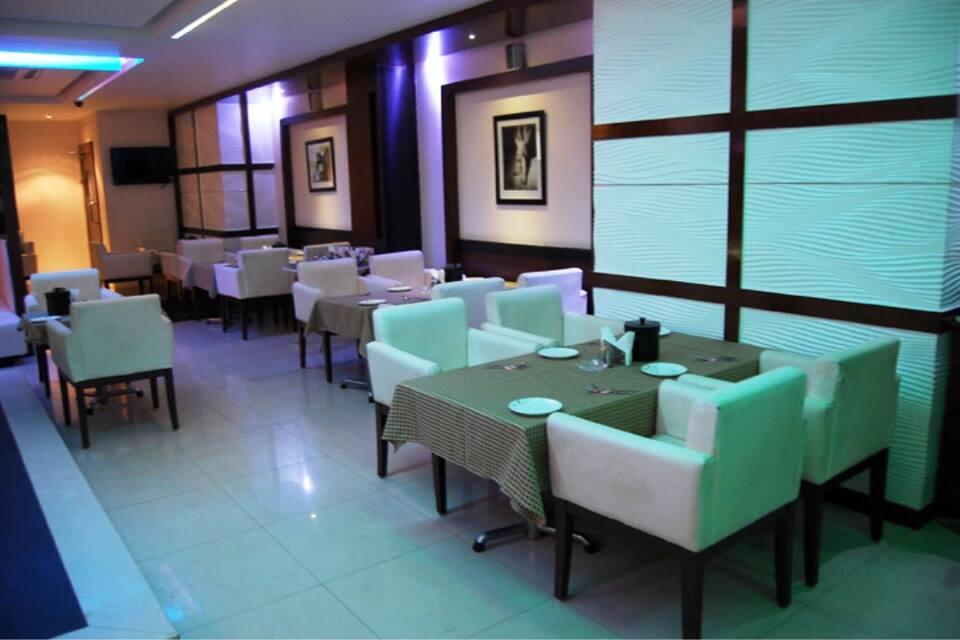 Дург: Hotel Amit International