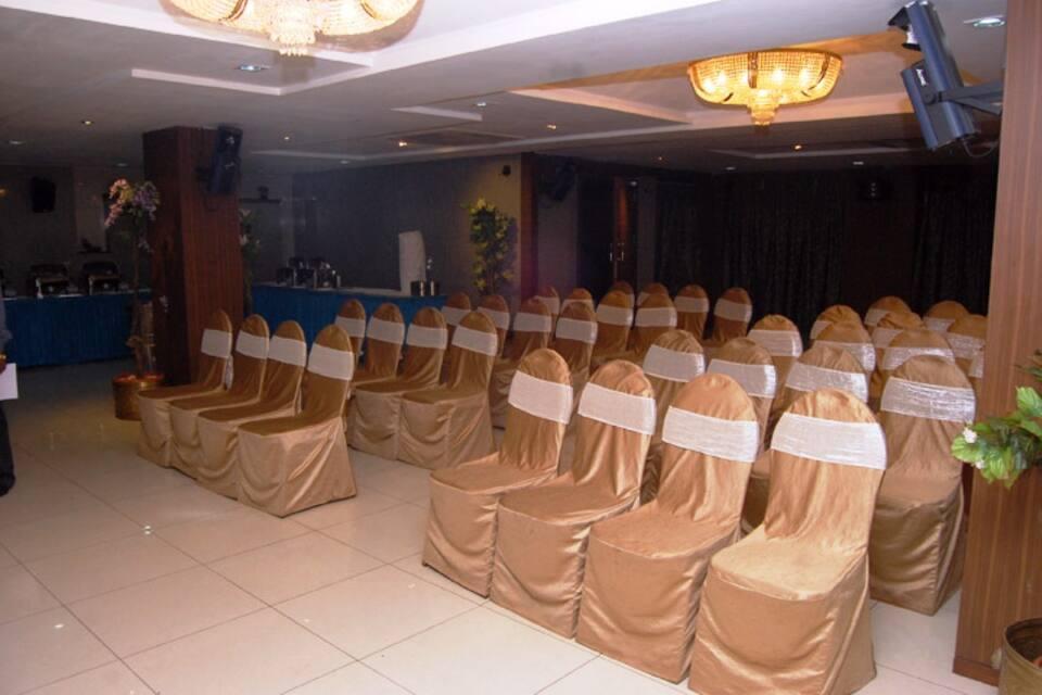 Дург: Hotel Amit International