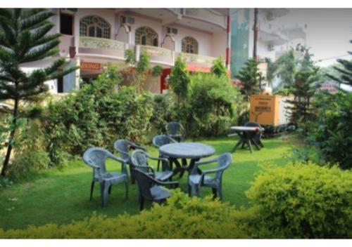 Ришикеш: River Side Hotel with Gangaotri View