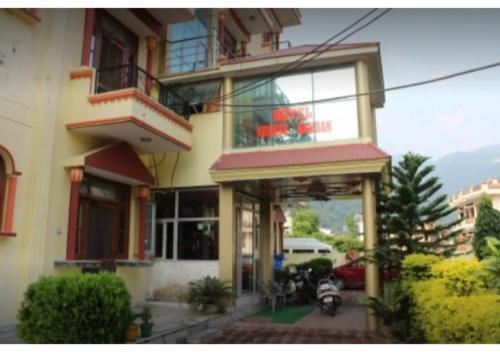 Ришикеш: River Side Hotel with Gangaotri View