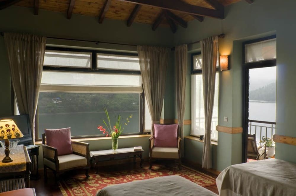 Наинитал: Jheel Facing rooms in Bhimtal