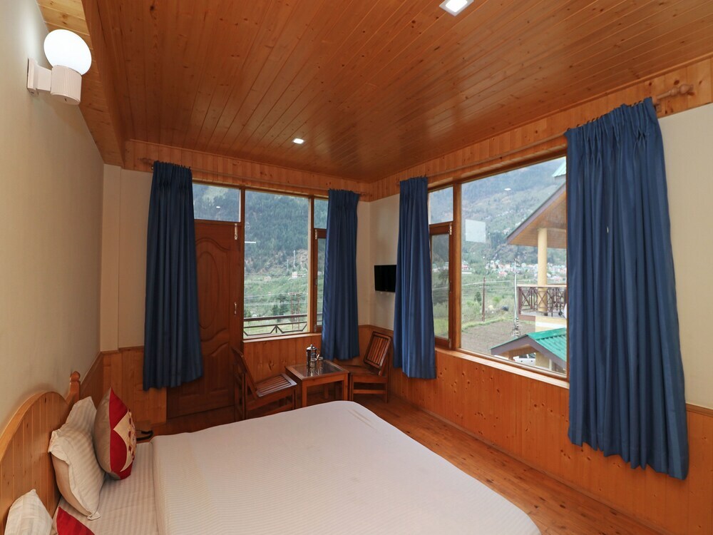 Манали: Alpine Cottage