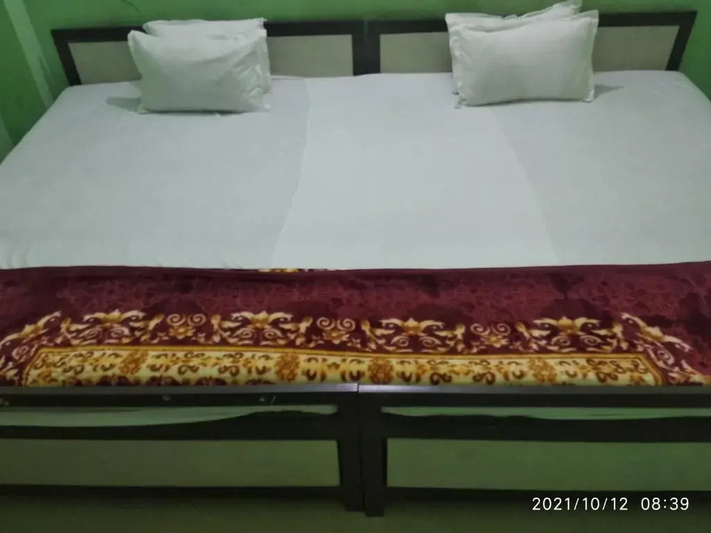 Деогхар: Milan Palace deoghar