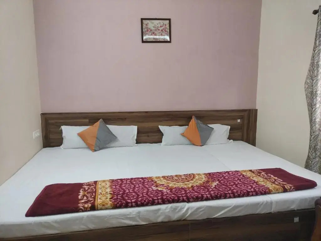 Деогхар: Milan Palace deoghar