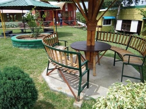 Ути: Misty Wood Resorts