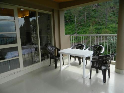 Дхарампур: Terrace Retreat