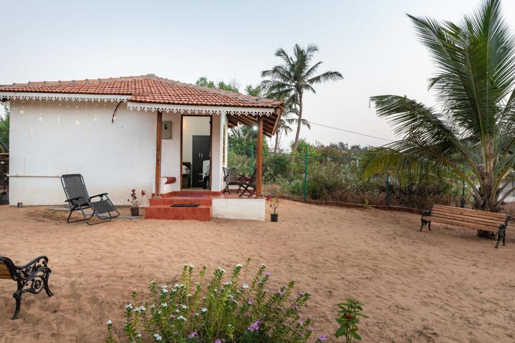 Калангут: CalanguteBeachHouse