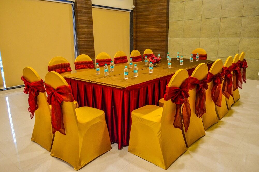 Тхане: Oyo Premium Tungareshwar Vasai