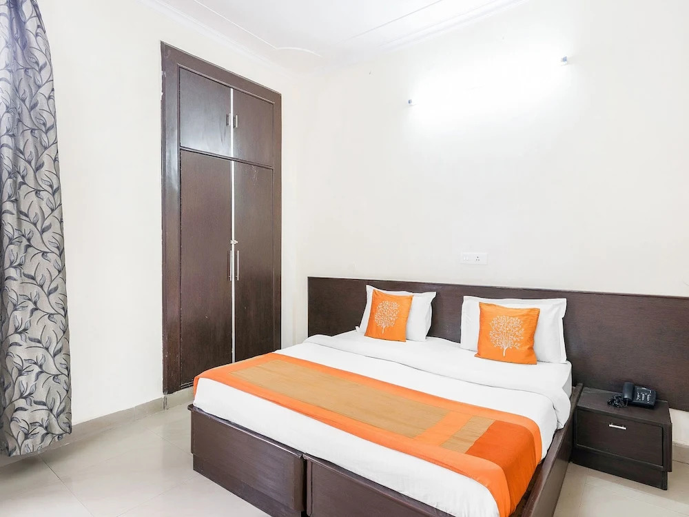 Нойда: OYO 15929 Comfort Residency
