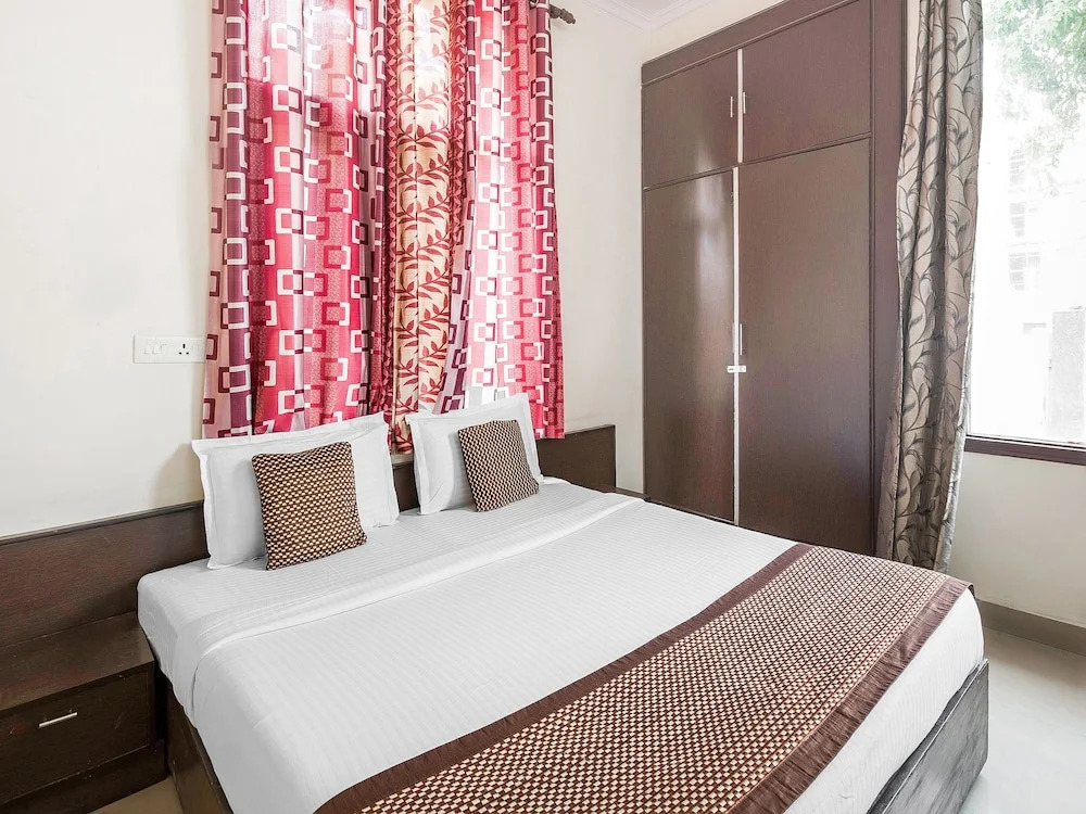Нойда: OYO 15929 Comfort Residency