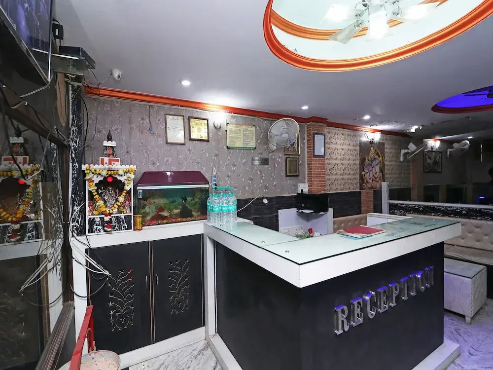 Агра: Oyo 26146 Hotel Sarwan