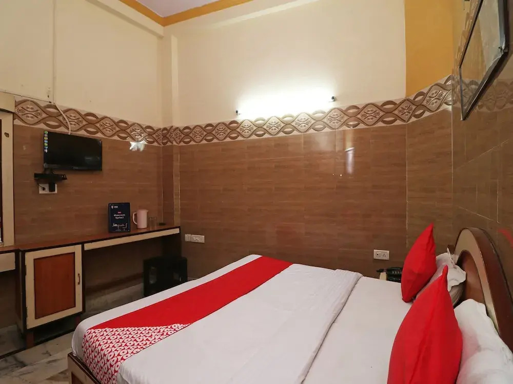 Агра: Oyo 26146 Hotel Sarwan