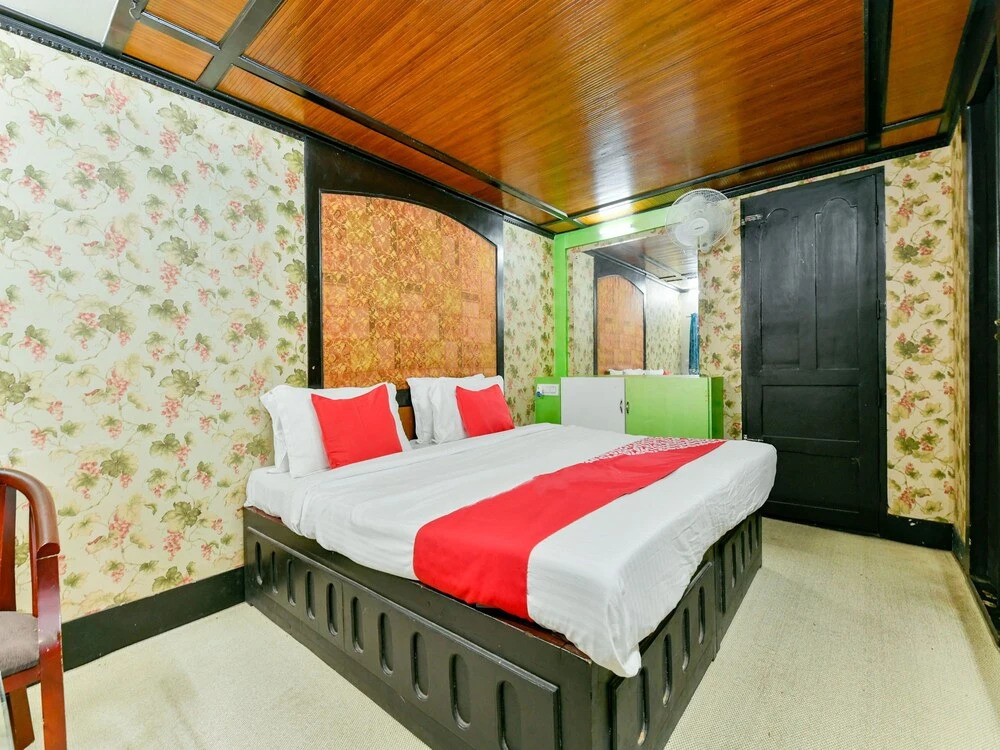 Аллеппи: OYO 16838 Big B Houseboat 10 BHK
