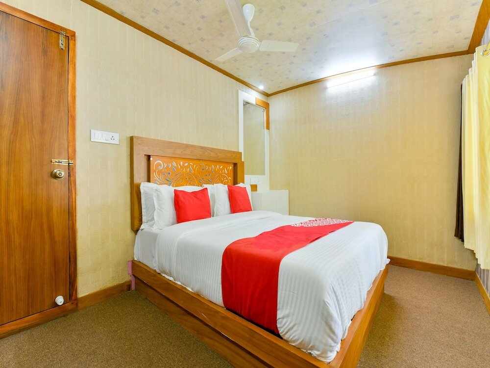 Аллеппи: OYO 16838 Big B Houseboat 10 BHK