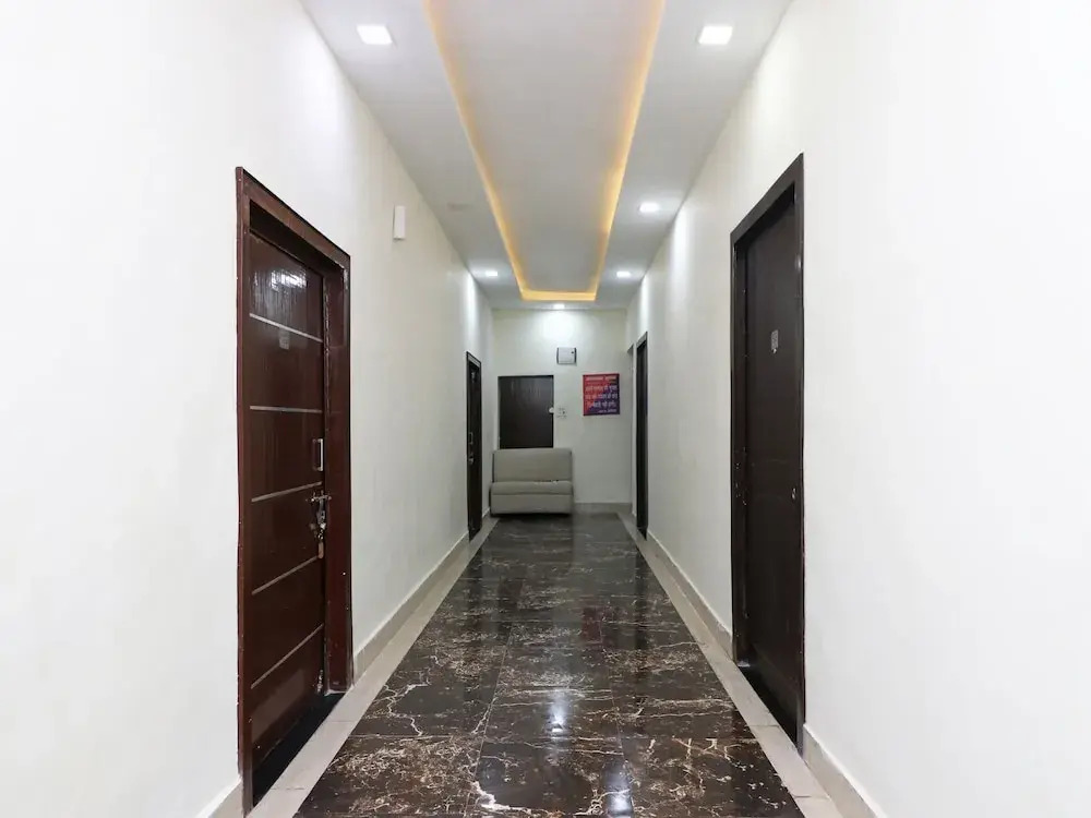 Праяградж: OYO 23414 Jauhari Guest House