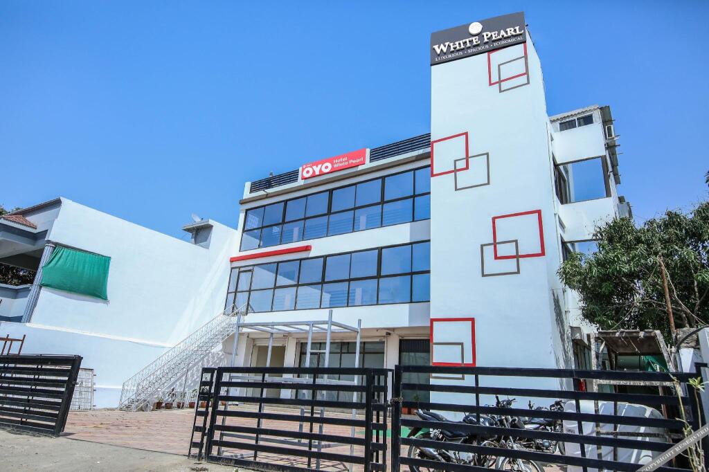 Бедагхат: Oyo 3603 White Pearl Hotel