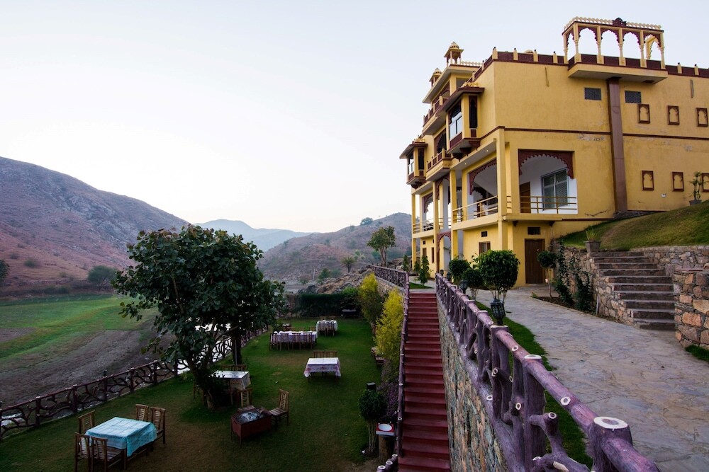 Садри: V Resorts Lake Alpi Kumbhalgarh