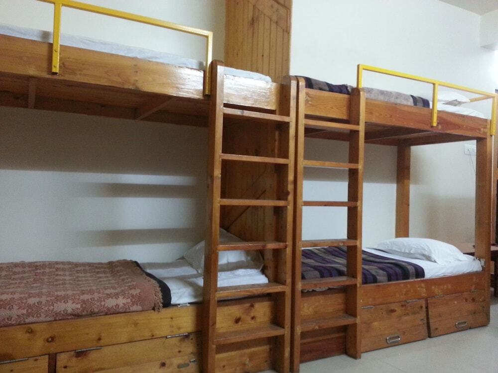 Лонавала: OYO 13328 Rainwood Residency