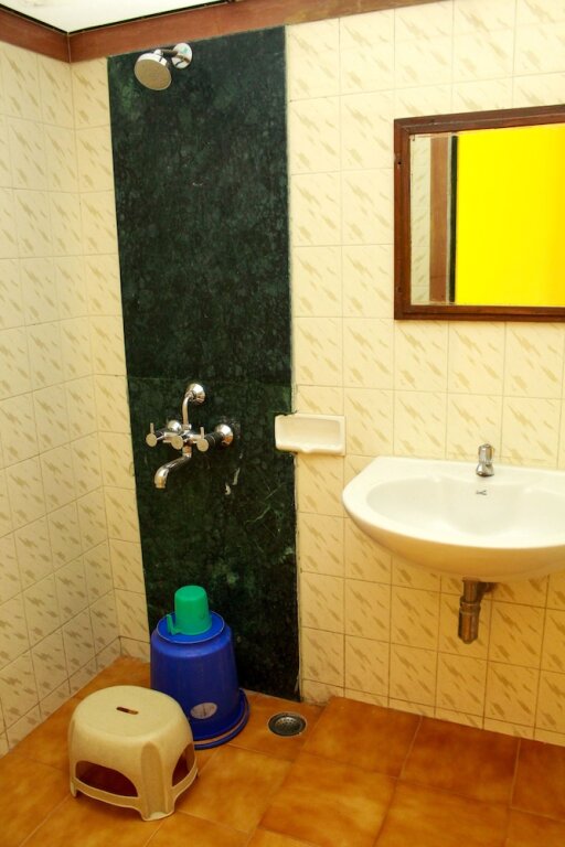Лонавала: OYO 13328 Rainwood Residency