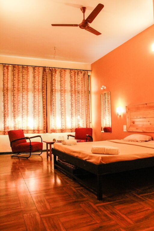 Лонавала: OYO 13328 Rainwood Residency