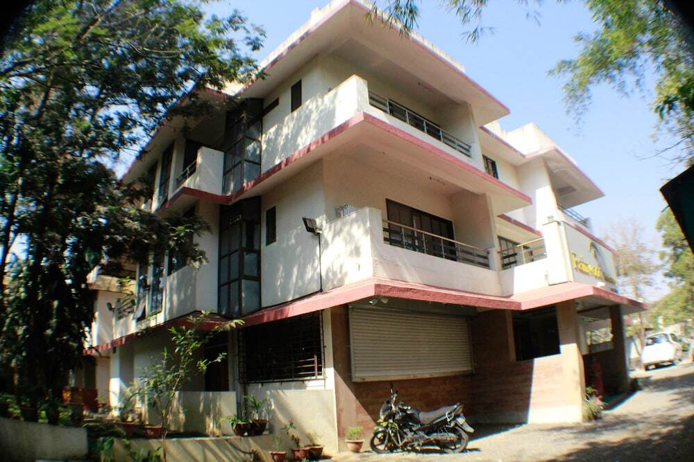 Лонавала: OYO 13328 Rainwood Residency